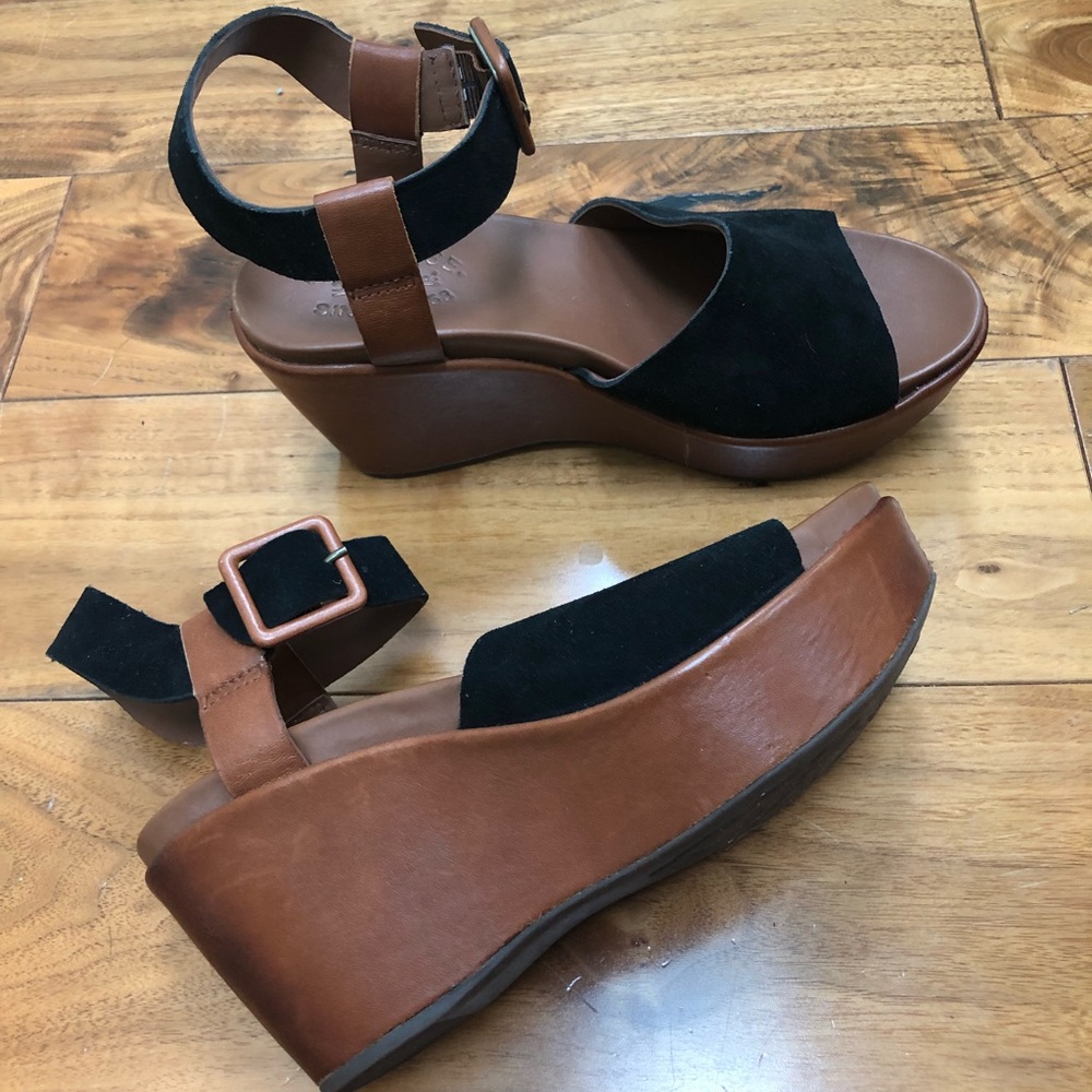 Kork-Ease Keirn. Never worn.